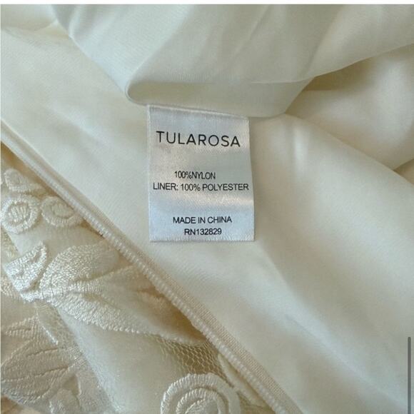 Revolve x Tularosa Long Sleeve Lace Gown Plunging Neckline Off White 6 Wedding - Picture 3 of 7